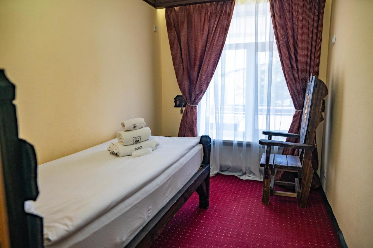 Dniprovskiy Dvir Stari Kodaky エクステリア 写真
